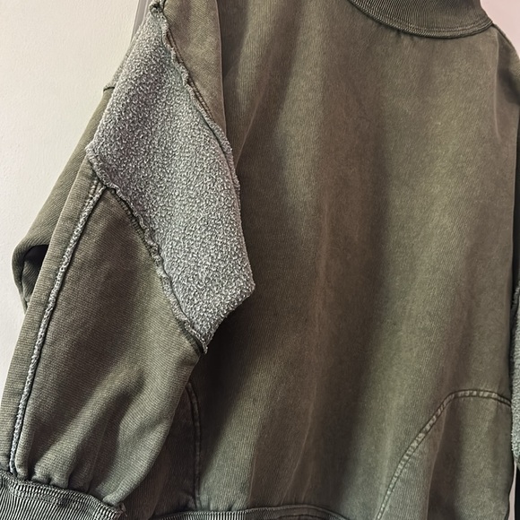 We the Free sweatshirt - Picture 4 of 9